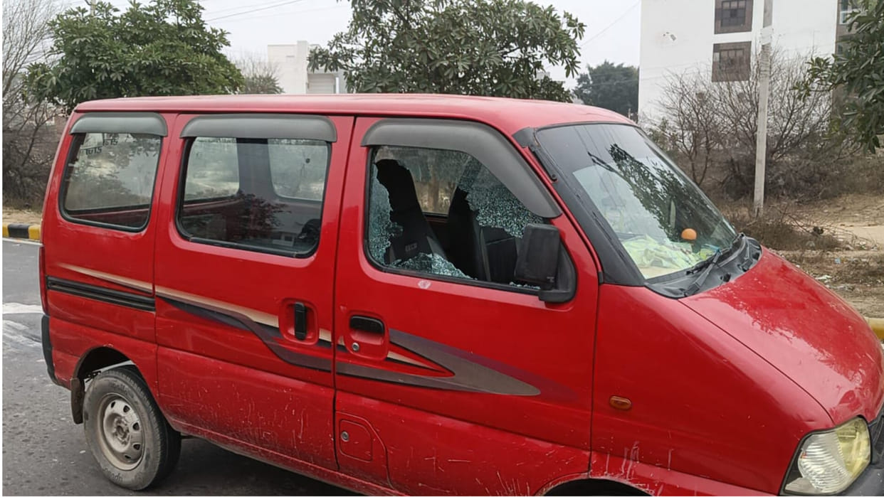 Fatehabad: Driver abducted by breaking the glass of the vehicle in broad daylight