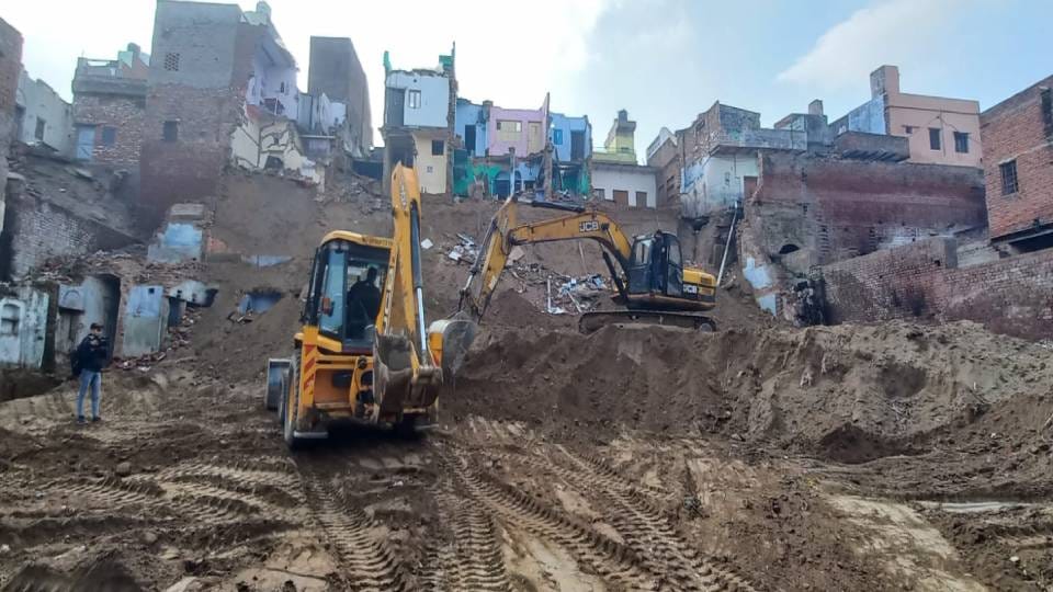 tila maithan Two houses were demolished in Maithan 6 more will be demolished