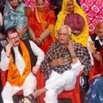 धरने पर बैठे हैं सांसद किरोड़ीलाल मीणा।
