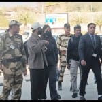मुंबई वापस लौटते विराट कोहली और अनुष्का शर्मा