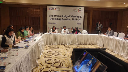 Budget News:गांवों पर बजट में फोकस, मध्यमवर्गीय परिवारों को भी राहत बजट पर चर्चा करते विशेषज्ञ