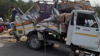 सड़क हादसे में छह की मौत: बुरहानपुर के देड़तलाई-शेखपुरा मार्ग पर ट्रक और पिकअप की टक्कर से हादसा, नौ घायल सड़क हादसे में पांच की मौत
