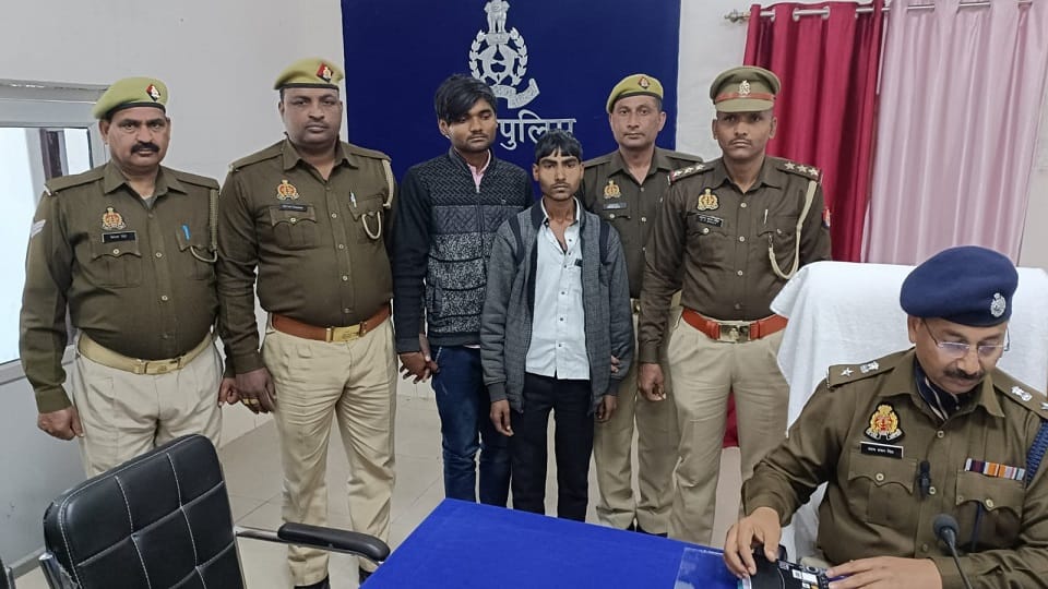 Wife killed husband by lover in etah