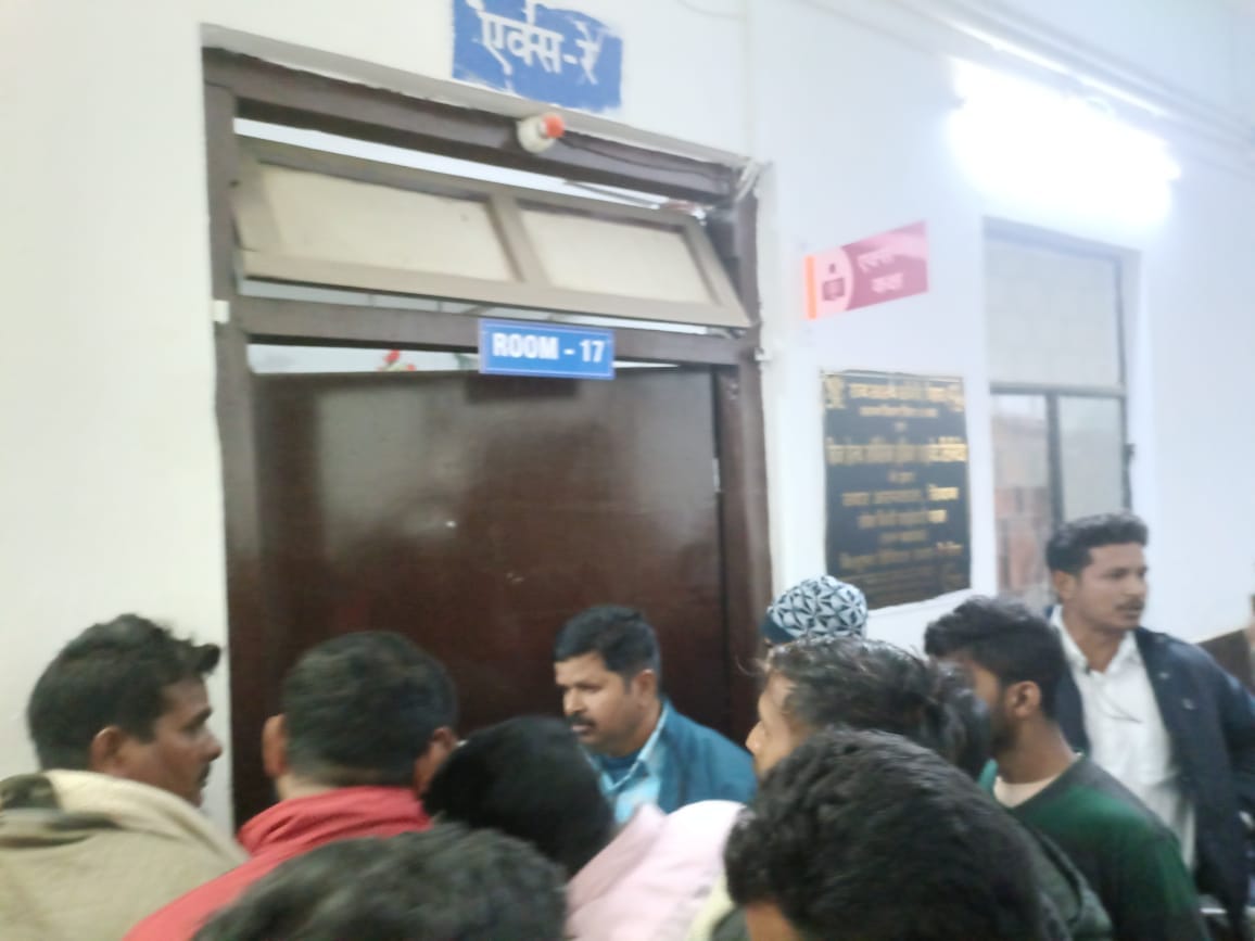 Siwan shaken by firing in broad daylight, criminals shot the district councilor
