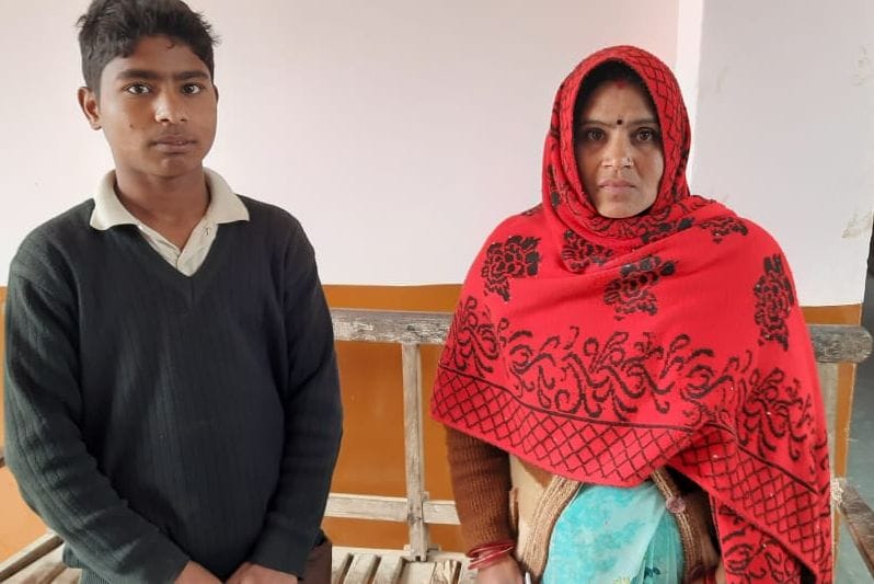 Woman handed over complaint letter to SDM in Hardoi, said  I will commit suicide in Tehsil premises