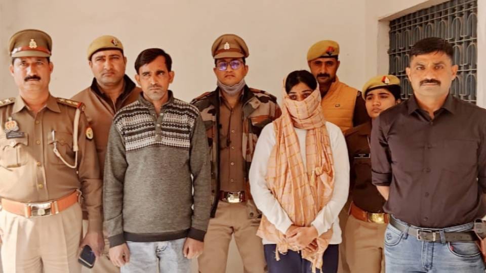 Gujarat Police arrested two including woman during encounter in Firozabad while main accused is absconding