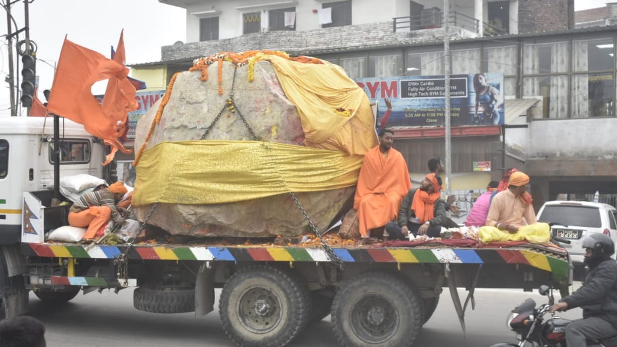 Shaligram rocks reached Gorakhpur for ayodhya