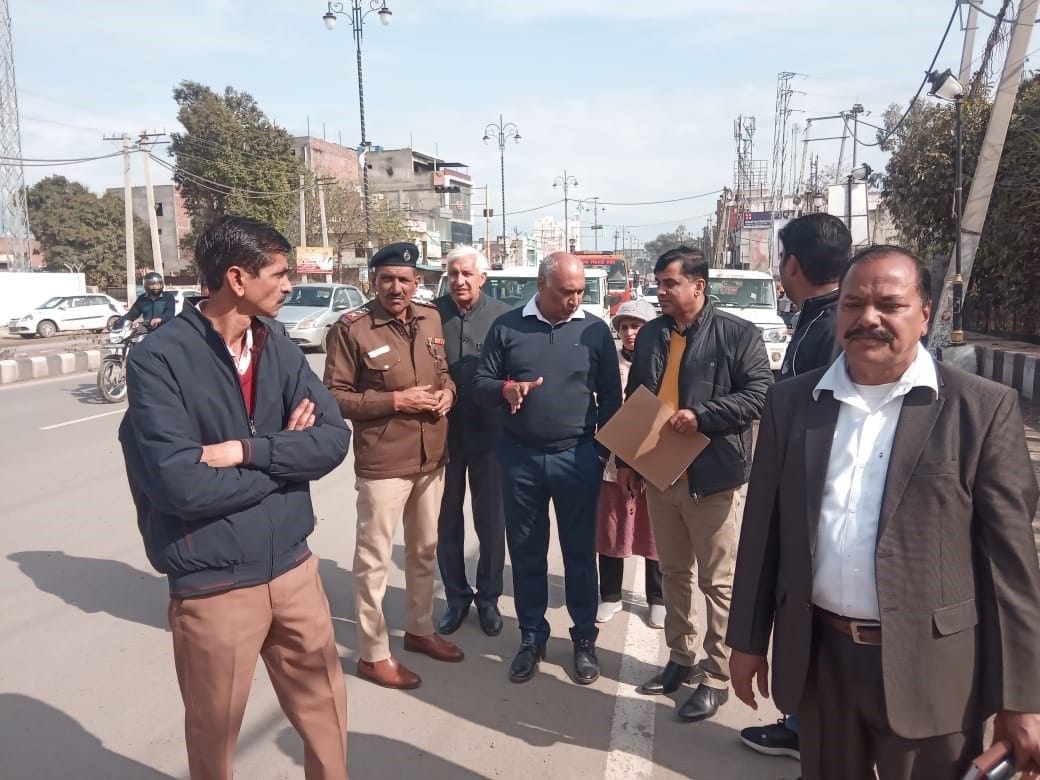 Illegal cuts will be closed on six lane road from Pipli to Third Gate, encroachment will also be removed