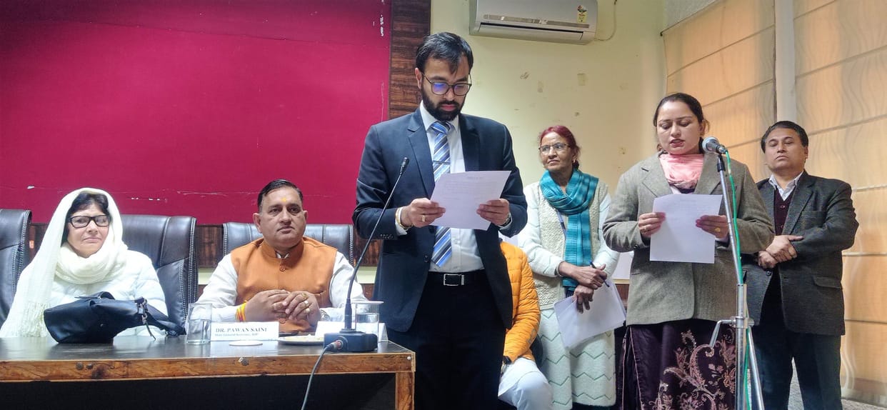 ADC administers oath of vague secrecy to Zip President and Vice President