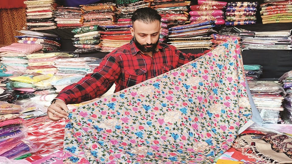 Kashmiri shawls enticing everyone in Aligarh exhibition