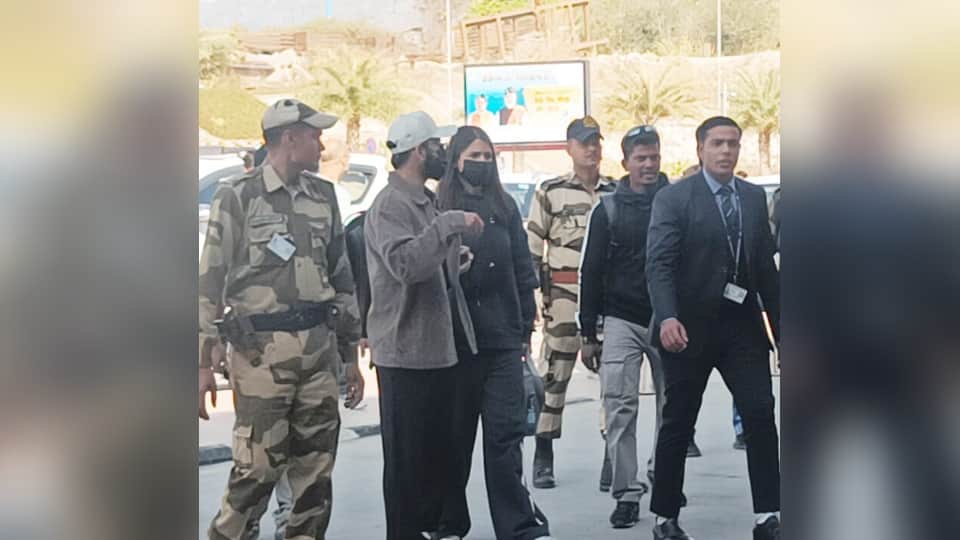 Virat kohli Anushka sharma Return after one Week Uttarakhand Visit see family beautiful Photos