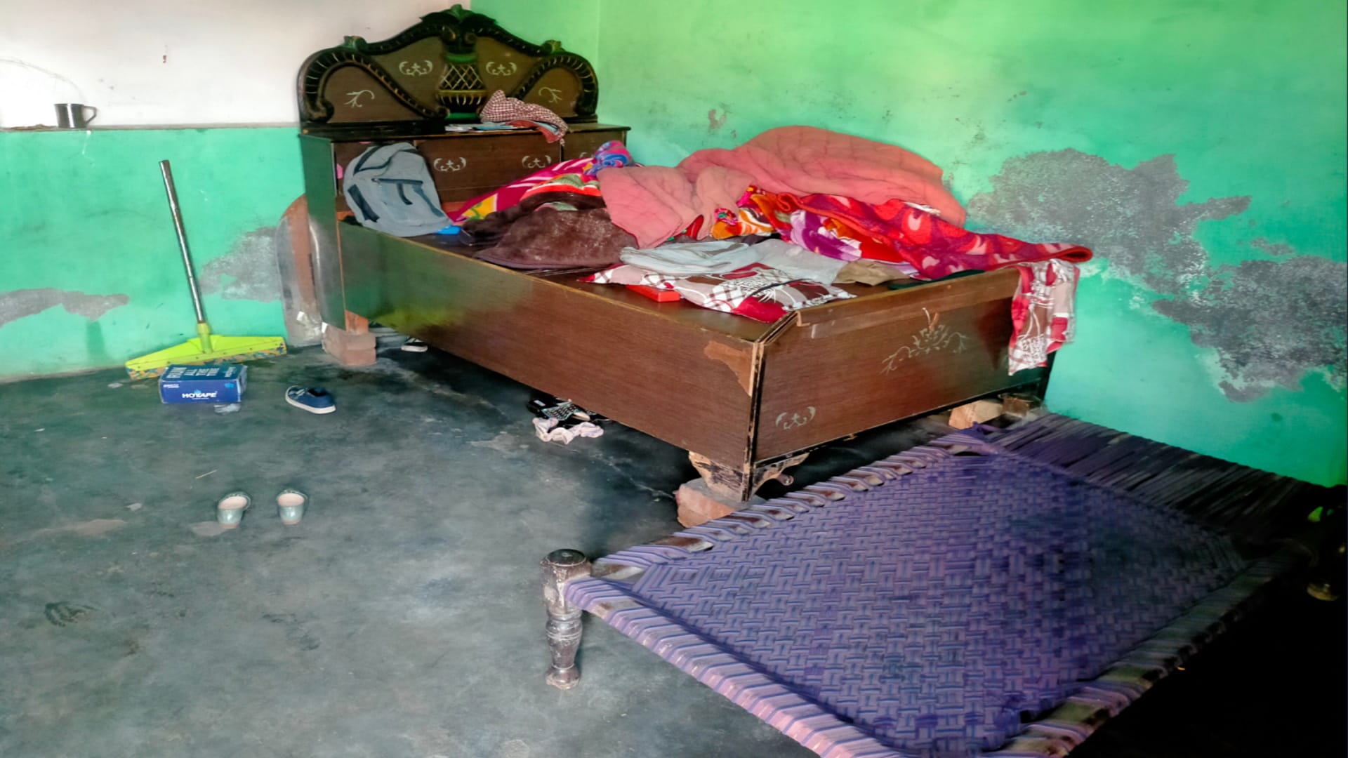 Shamli News : Mother poisoned her three daughters and two died due to treatment