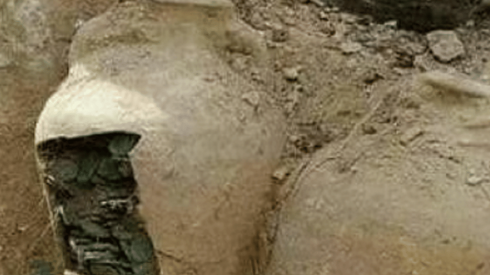 scuffle between land and labour over the pot found during the digging of the house in bareilly