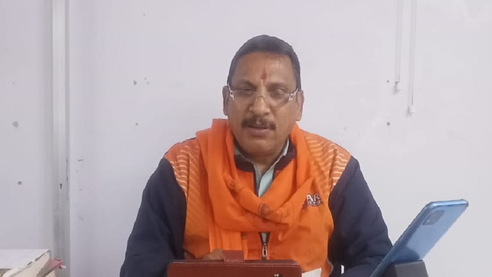 Lucknow News: State spokesperson of Hindu Mahasabha under house arrest