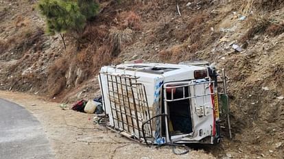 Bhaderwah Accident: Tata Sumo and Tracks collide 12 people injured hospitalized