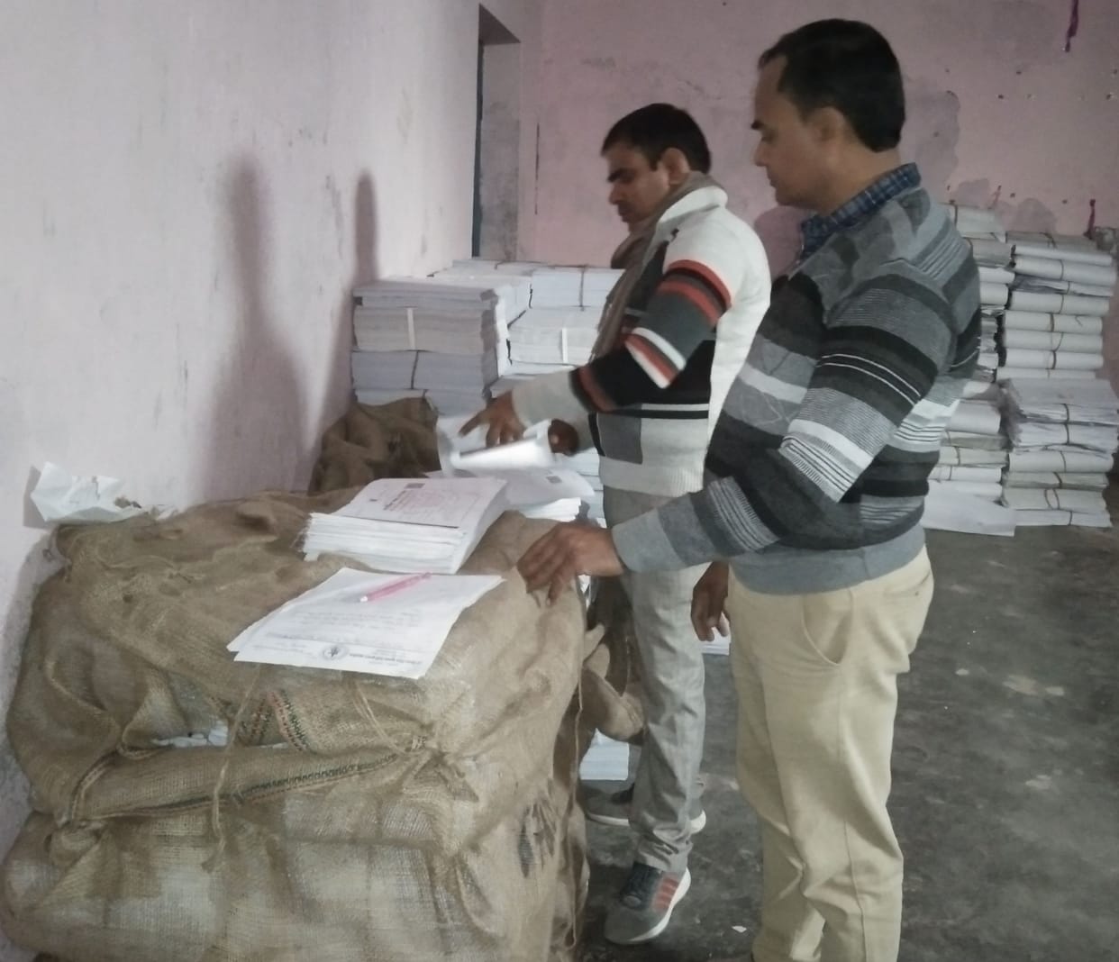 Board Examination: More than 20 thousand answer books given to eight centers, distribution from Akbarpur Inter College