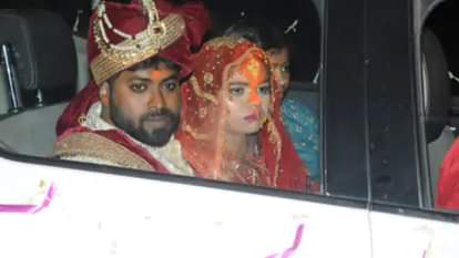 दुल्हन ने सात फेरों के बाद किए मां के अंतिम दर्शन