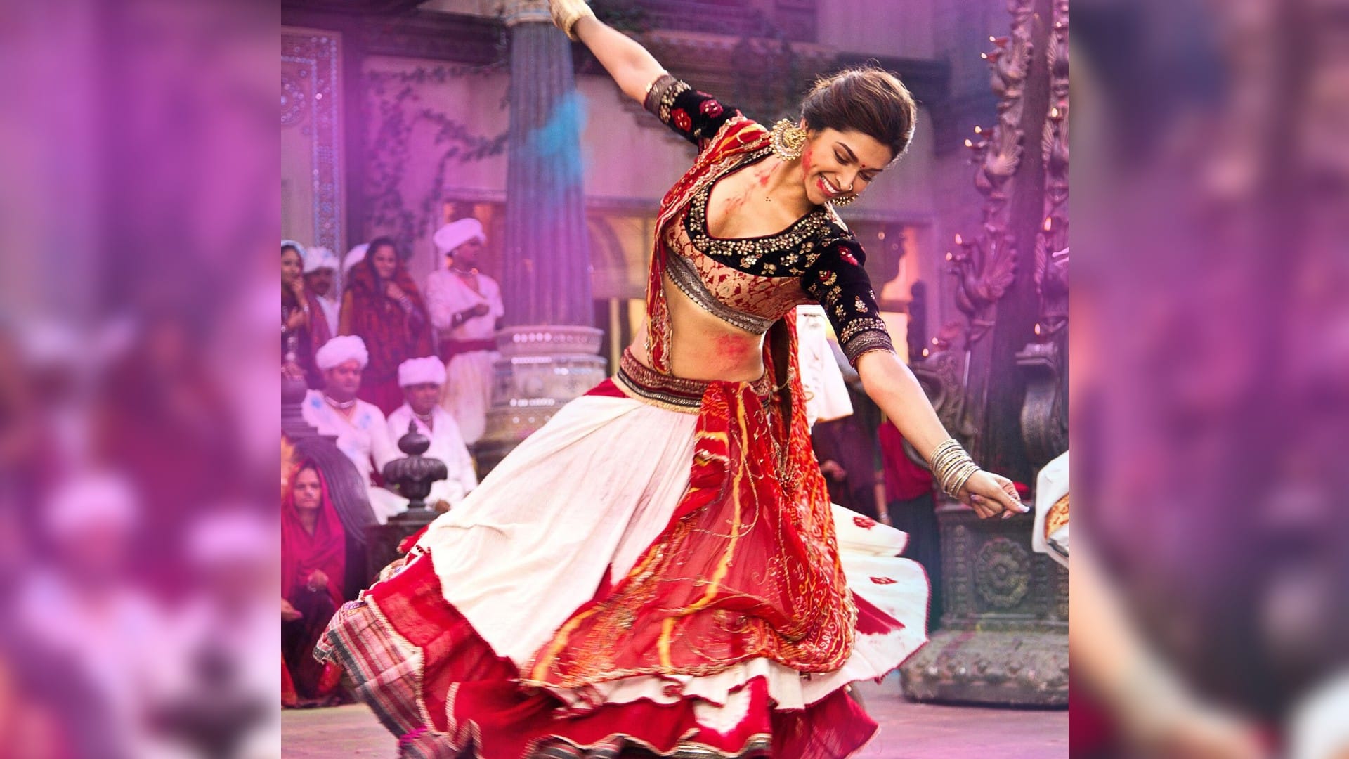 Holi Festival Ethnic Outfits Ideas Traditional Looks Tips To Look Stunning On Holi