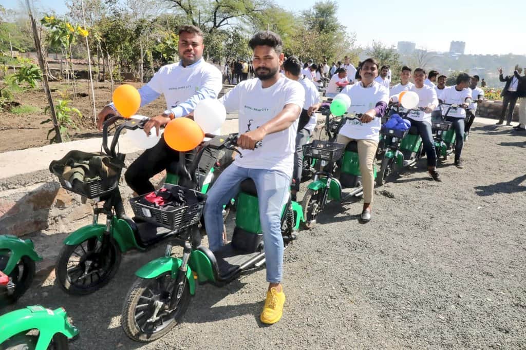 Bhopal News: CM launches e-bike in Bhopal, will be unlocked with QR code, Rs 20 for 15 minutes