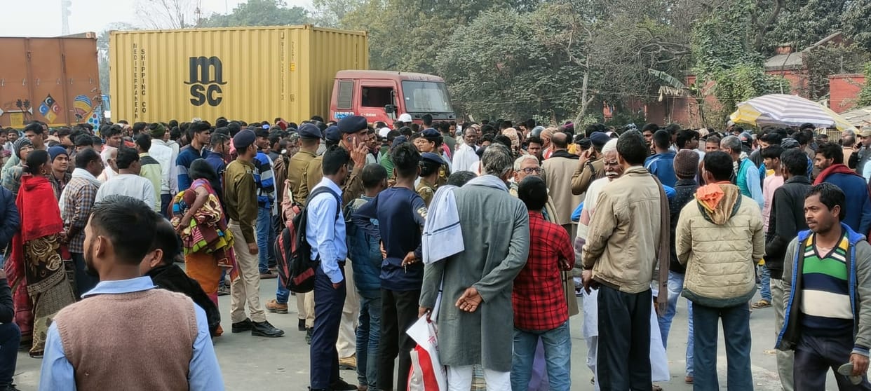 Mukhiya's murder in Begusarai: Young Mukhiya was shot in the chest, NH 31 jammed in the city