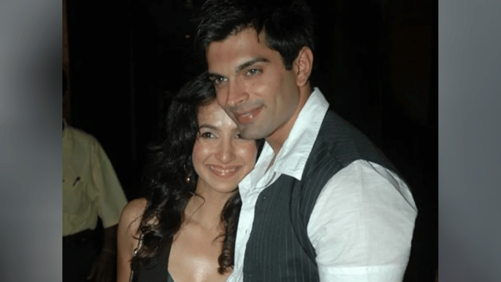 Celebrity Couples Who Had Shortest Marriage Life Shraddha Nigam Karan Singh Grover sara khan ali Ali Merchant