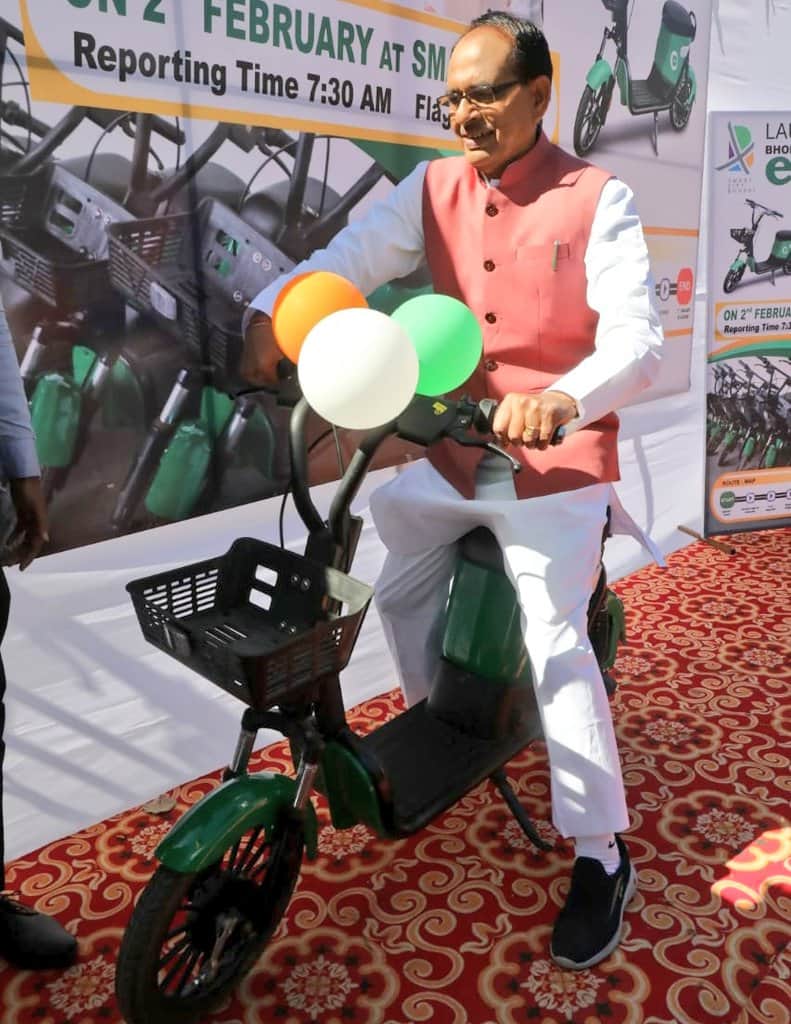 Bhopal News: CM launches e-bike in Bhopal, will be unlocked with QR code, Rs 20 for 15 minutes