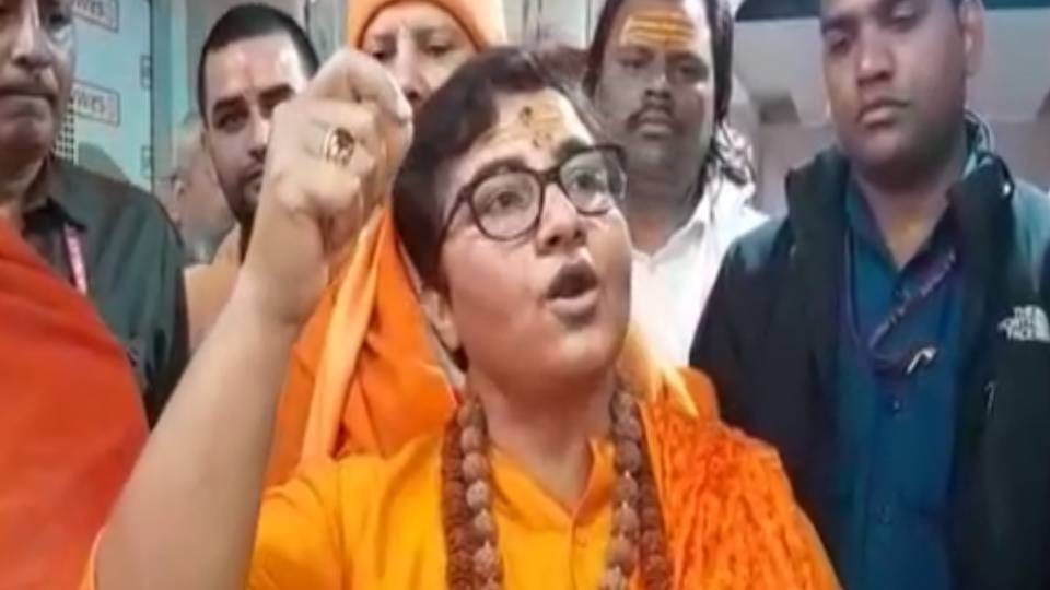 Sadhvi Pragya supported to Dhirendra Shastri said some unrighteous are opposing Sanatan in Mathura
