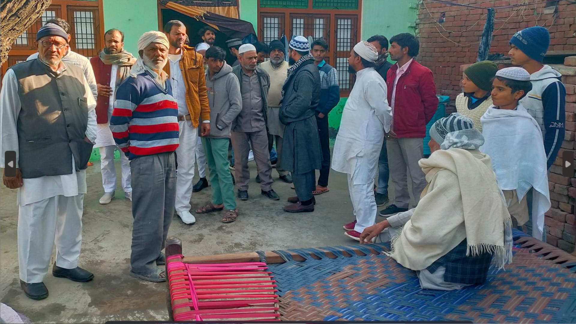 Shamli News : Mother poisoned her three daughters and two died due to treatment