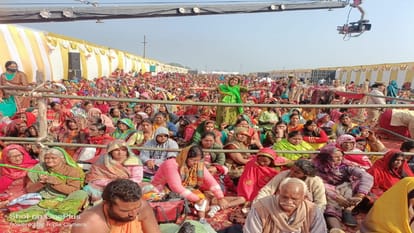 Many devotees applied in Baba Bageshwar Dham Darbar
