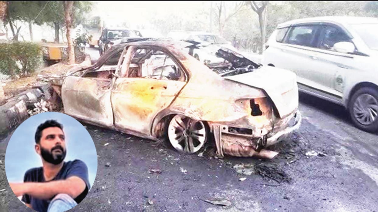 Mercedes caught fire after colliding with a tree in Noida Sector-93 manager burnt to death