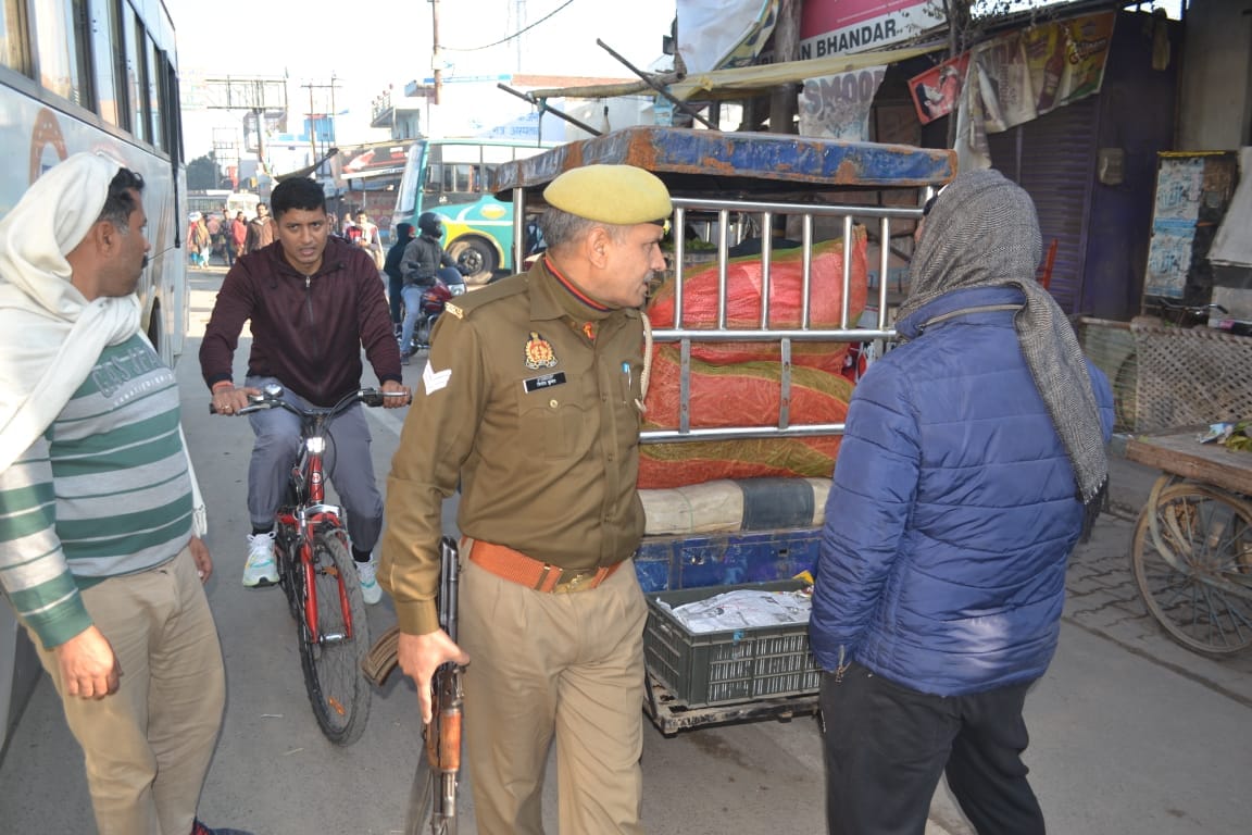 Shamli News: SP suddenly reached Kandhla police station after cycling 15 km