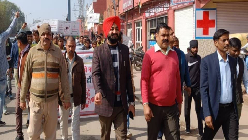 people were administered an oath not to spit on roads and walls To welcome G20 guests in Agra