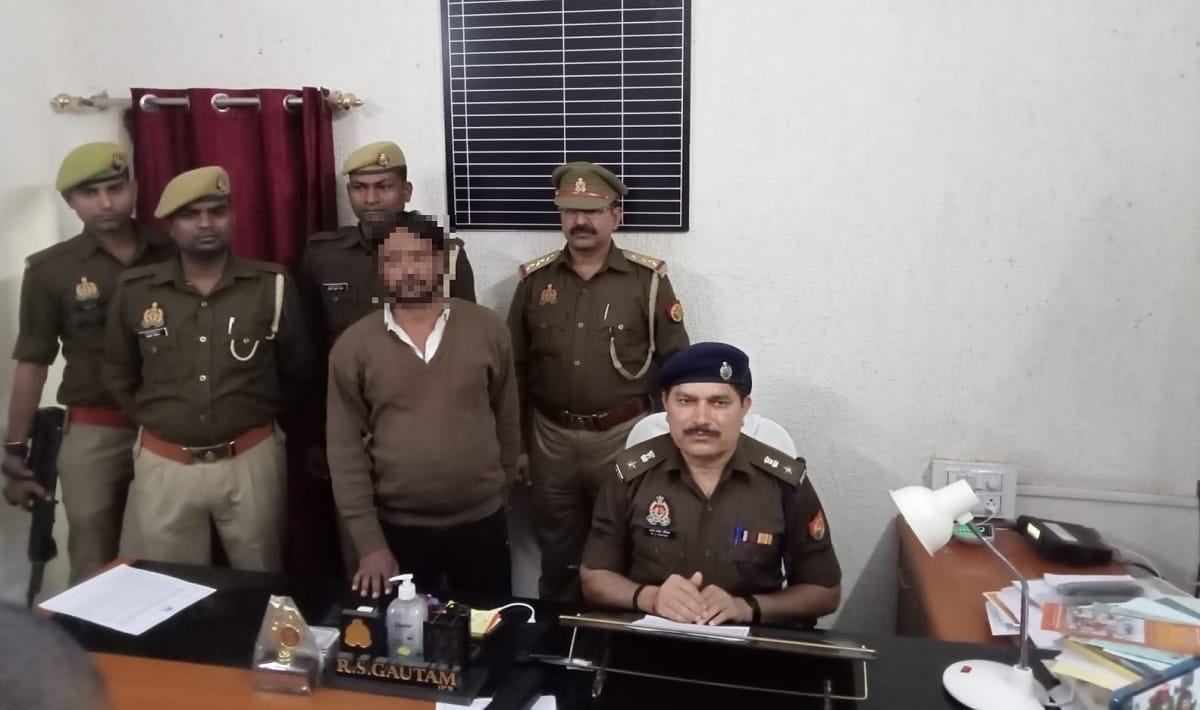 husband killed wife lover in varanasi said-saw both of them on terrace in night
