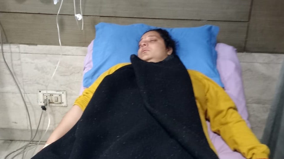 Uttarakhand: health of dismissed female employee sitting on protest outside the assembly deteriorated