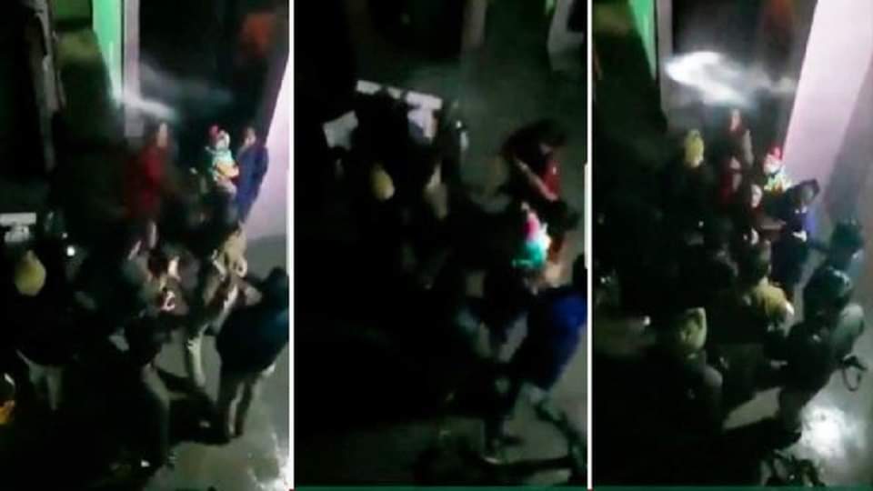 दरोगा ने महिलाओं से की मारपीट