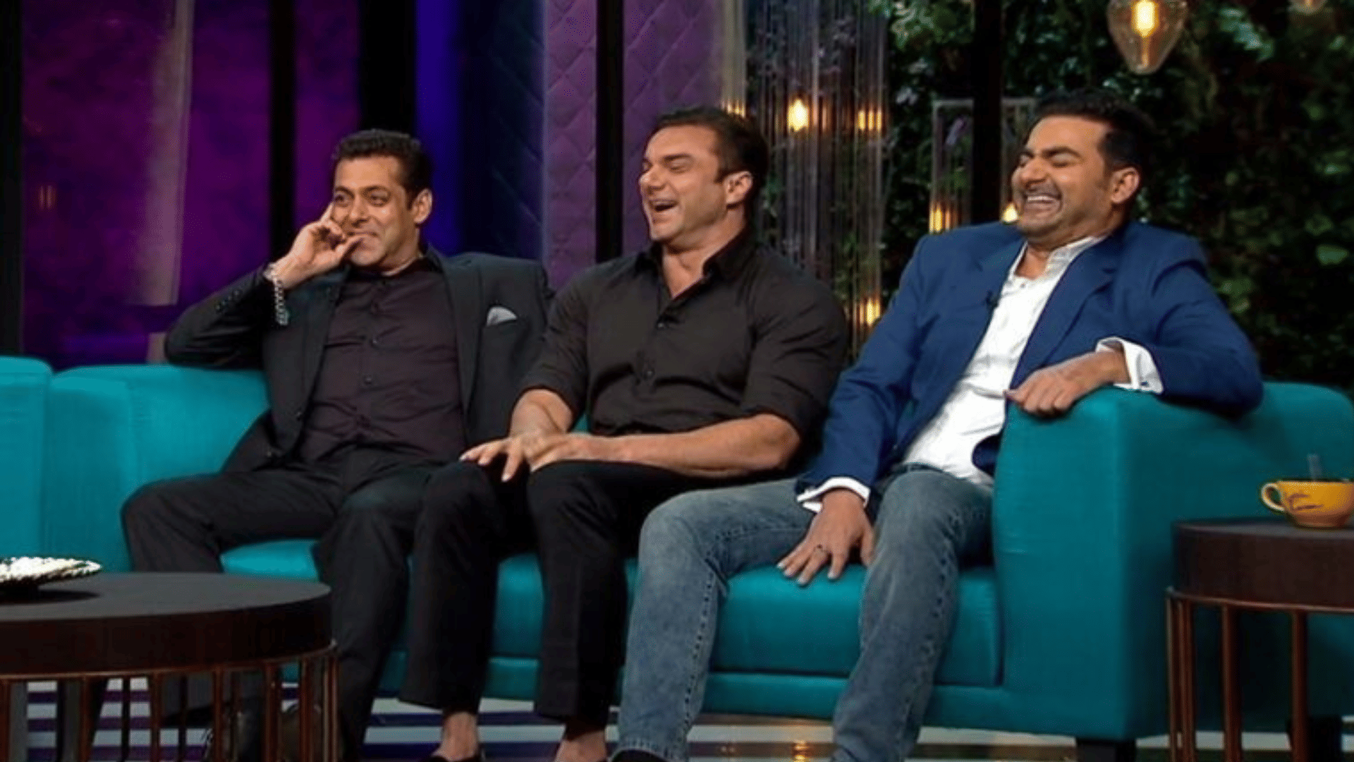 Arbaaz Khan show actor ask Salim Khan we are not successful as Salman Khan see his Fathers reaction
