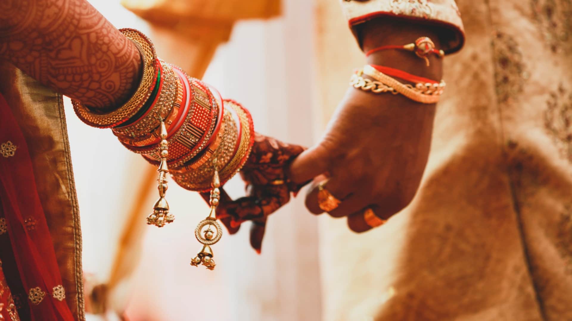 One day marriage in China men pay brides 40 thousand rupees to secure ancestral grave burial rights