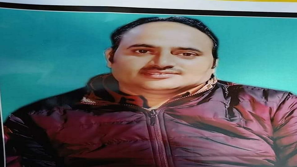 Jhansi Dead body of guest teacher found floating in Betwa river