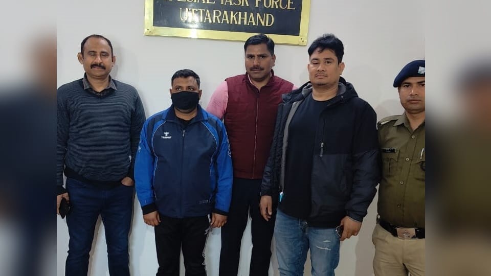 Dehradun STF Arrests Mastermind Lakh for selling degrees to fake doctors