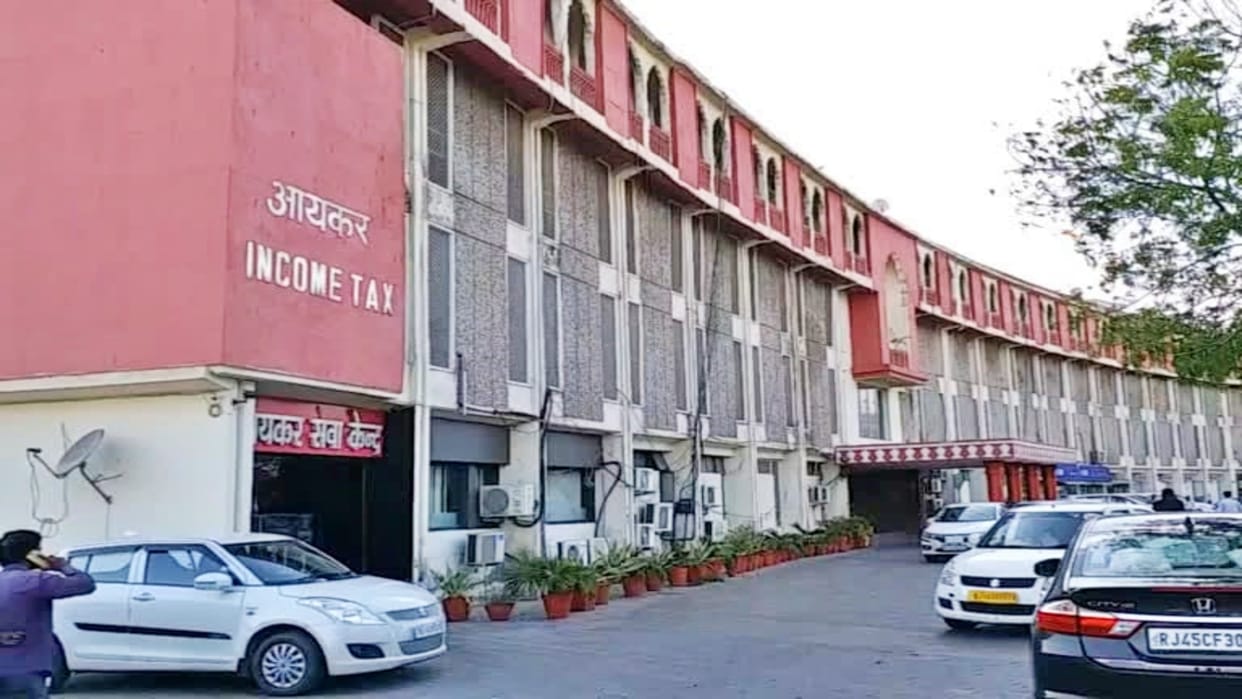 Income tax raided 36 places in Jaipur, two places in Gurugram