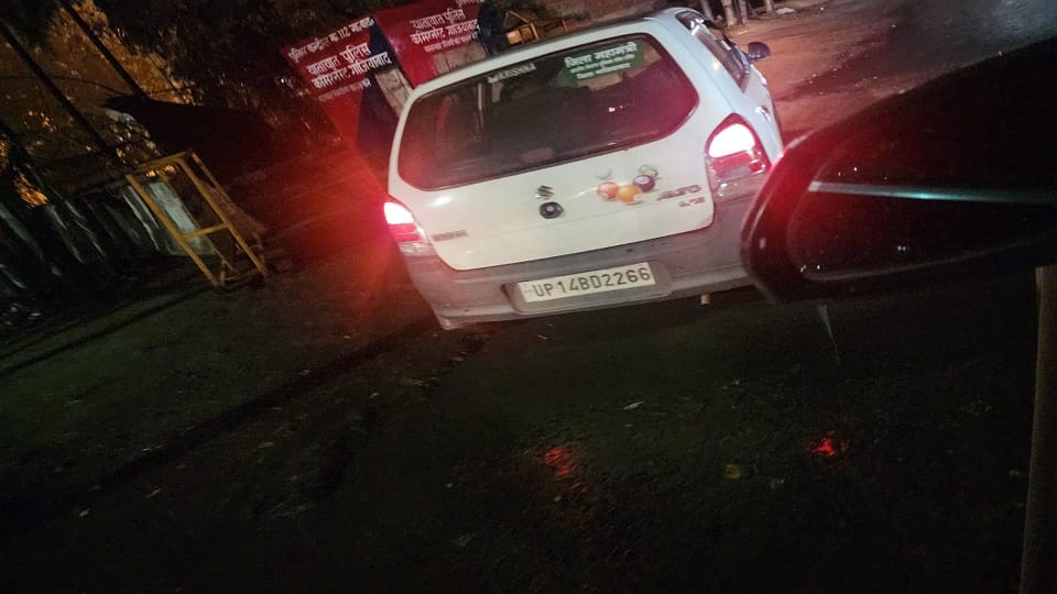 businessman Audi collided with alto car miscreants tried to kidnap in ghaziabad