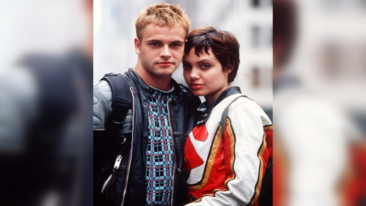 Angelina Jolie And First Husband Jonny Lee Miller Know about actress Love story to Divorce Journey