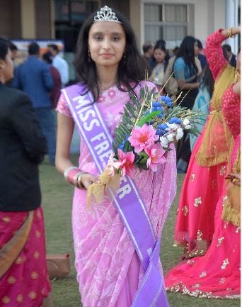 Mera Dil Yeh Pukare Aaja… but the girl students danced a lot, pictures of freshers party at Sunbeam Women's Co