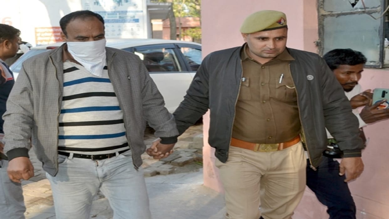 Clerk arrested taking bribe