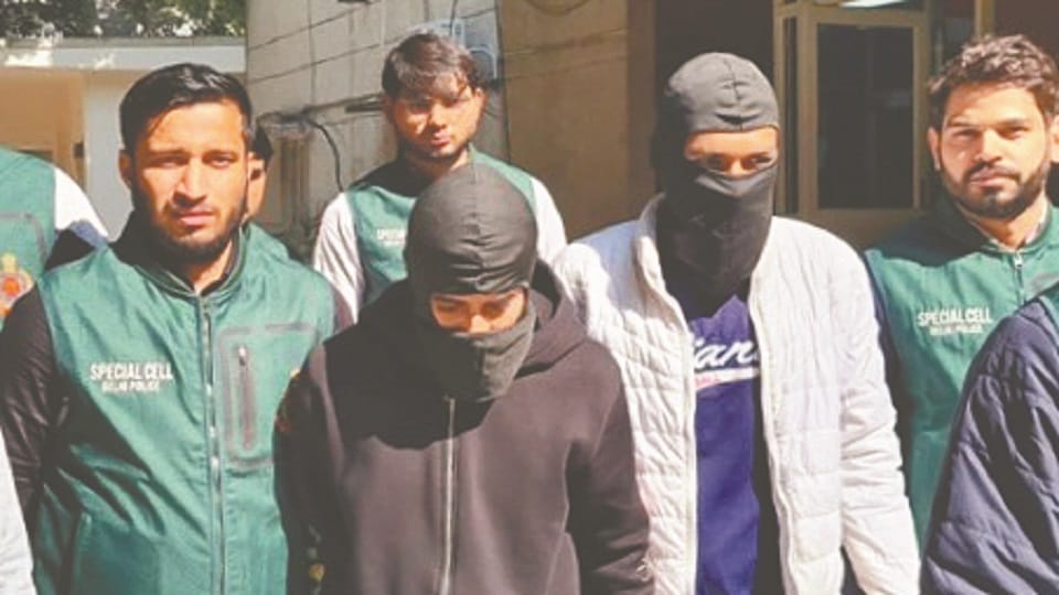 Two miscreants of Bambiha gang going to Punjab with weapons arrested