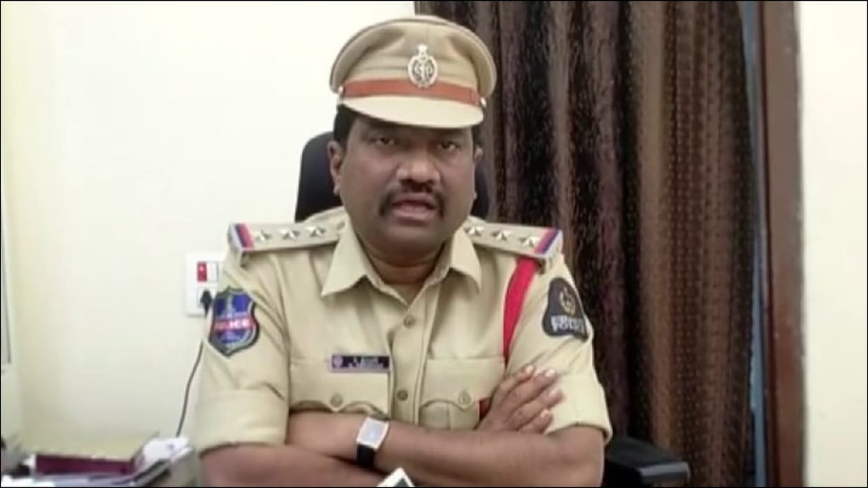 Hyderabad man killed his teacher wife by hitting with iron rod while she leaving for work telangana news