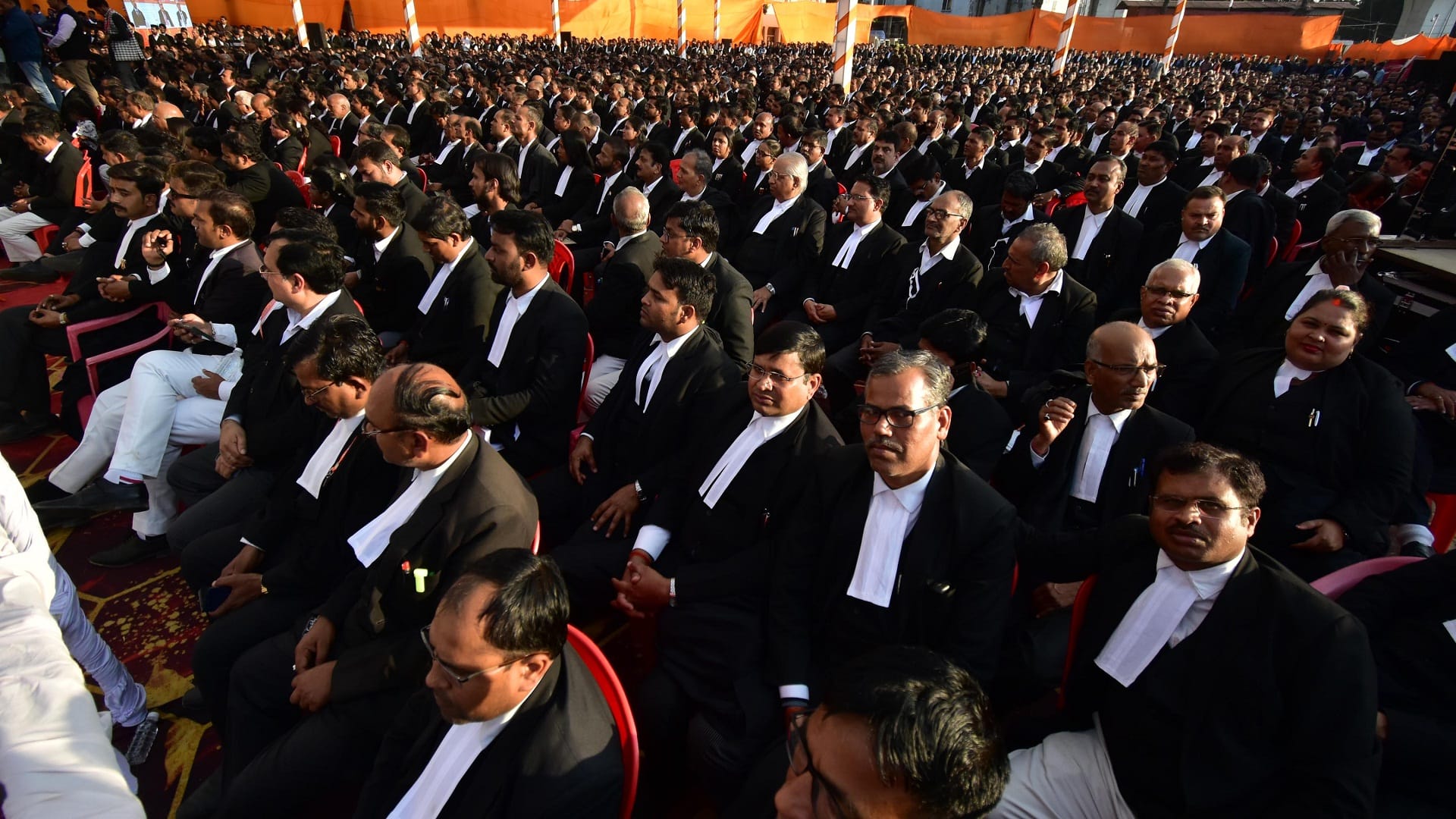 CM Yogi reached Prayagraj, took part in the ceremony of Allahabad High Court Bar Association