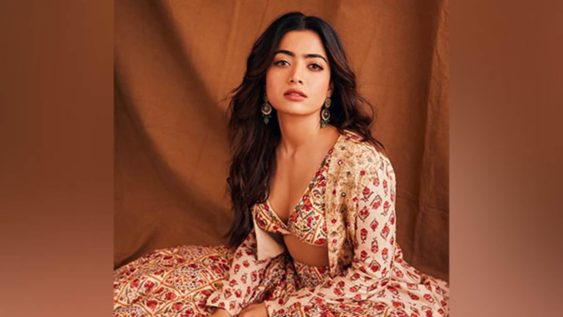Rashmika Mandanna Propose Fan not rumoured Boyfriend vijay deverakonda Video Viral of Mission Majnu Actress