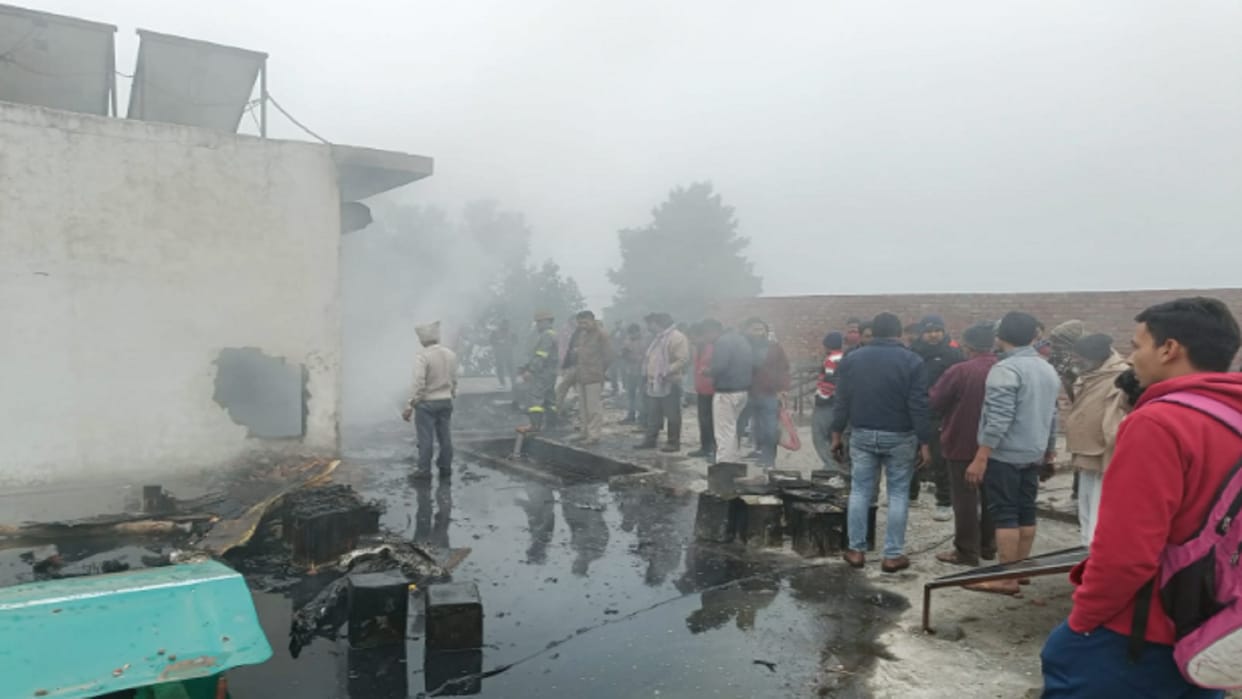Fire break out in shop of three floors in Saharanpur and loss of 30 lakhs