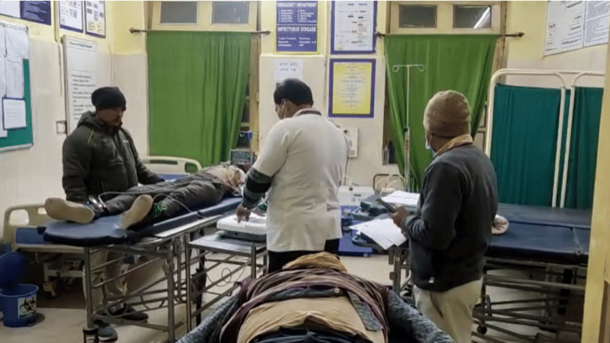 Truck parked on the roadside in Satna killed three one seriously injured referred to Jabalpur